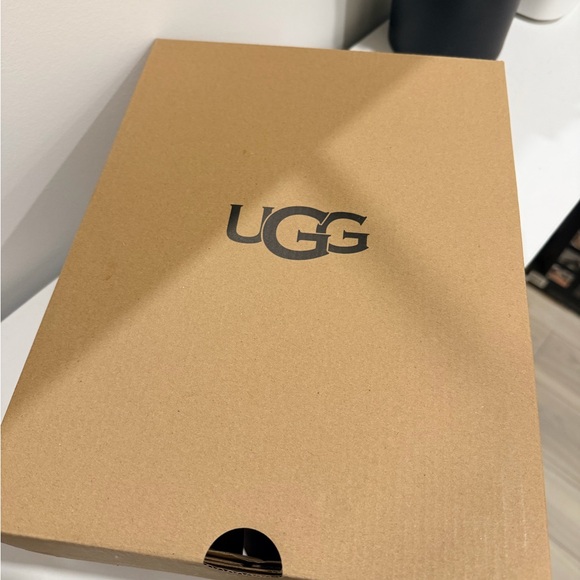 UGG Mini Bailey Button II - Picture 5 of 6